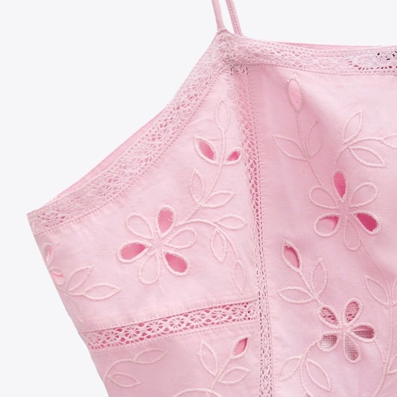 🌺🌺🌺 Zara cropped top with open embroidery - Picture 6 of 6